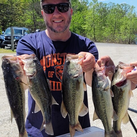Pete Morrone took 1st after limiting on Sunday to bring his total weight to 14.93 lbs.