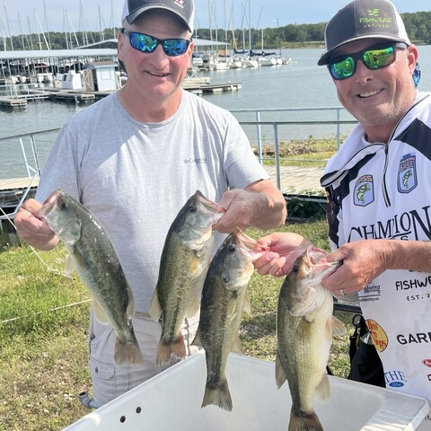 Vinnie Gay took 1st with a total weight of 20.93 lbs. - This is his Saturday catch (9.22 lbs).