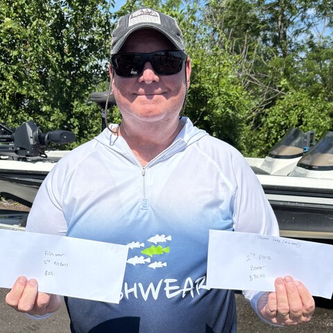 Tom Grandon with 2nd Big Bass (3.86) award and 2nd place Boater award
